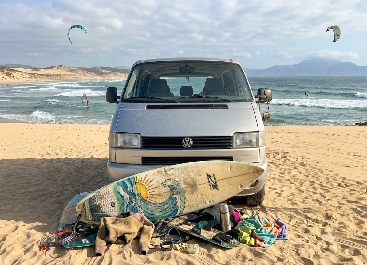 Volkswagen T4 Caravelle frente al mar en Tarifa